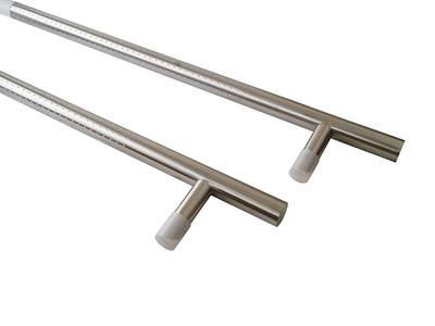 Ручка для алюминиевых дверей со смещением, комплект с креплением L= 1400, м/о 1200, D=32, перф. Изображение 3